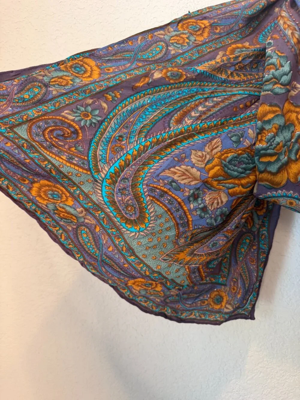 !00% Silk Made in India Purple Paisley Floral Scarf